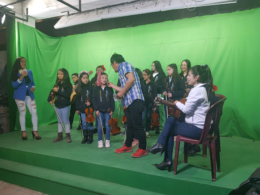 ESCUELA DE VIOLIN CUSCO