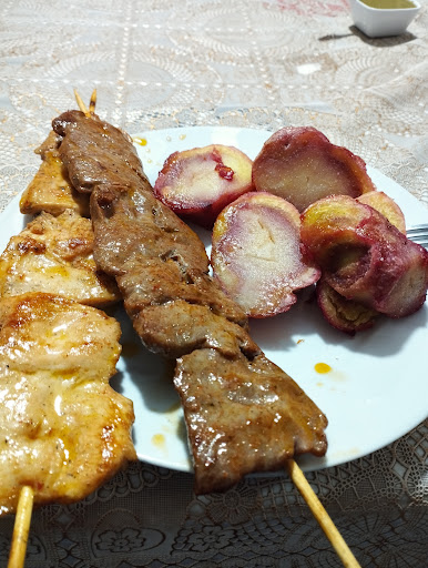 Anticuchos y Parrillas Rosita la Sabrosita