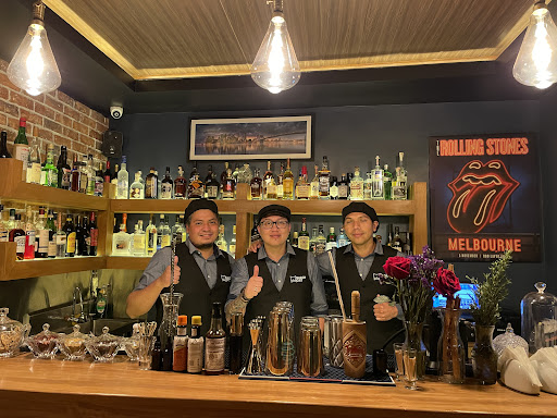 Black Cat Bar Cusco - Craft Cocktails & Spirits