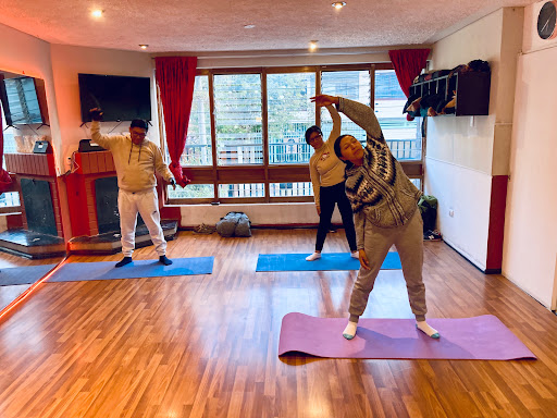 Yoga Centro cultural Jñanakanda Cusco 2