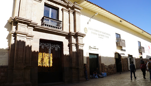 Universidad Nacional de Arte Diego Quispe Tito del Cusco