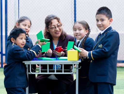 Colegio Privado Rázuri