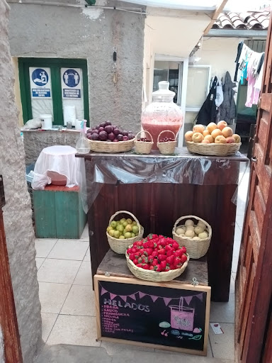 LA FRESA chicha , helados y fruta